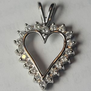 10K White Gold Diamond Heart Pendant